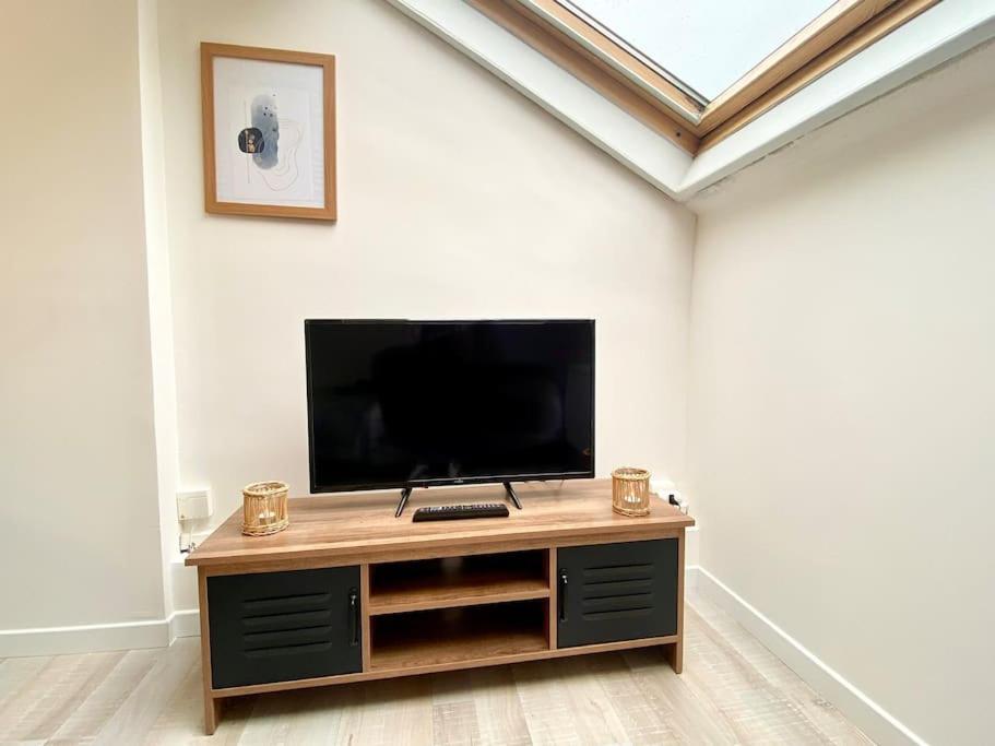 Newz4 - Centre-Ville - Tv - Wifi Calais Bagian luar foto
